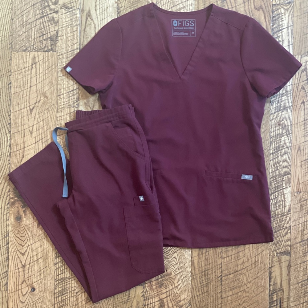 Figs scrub set size xs in Burgundy